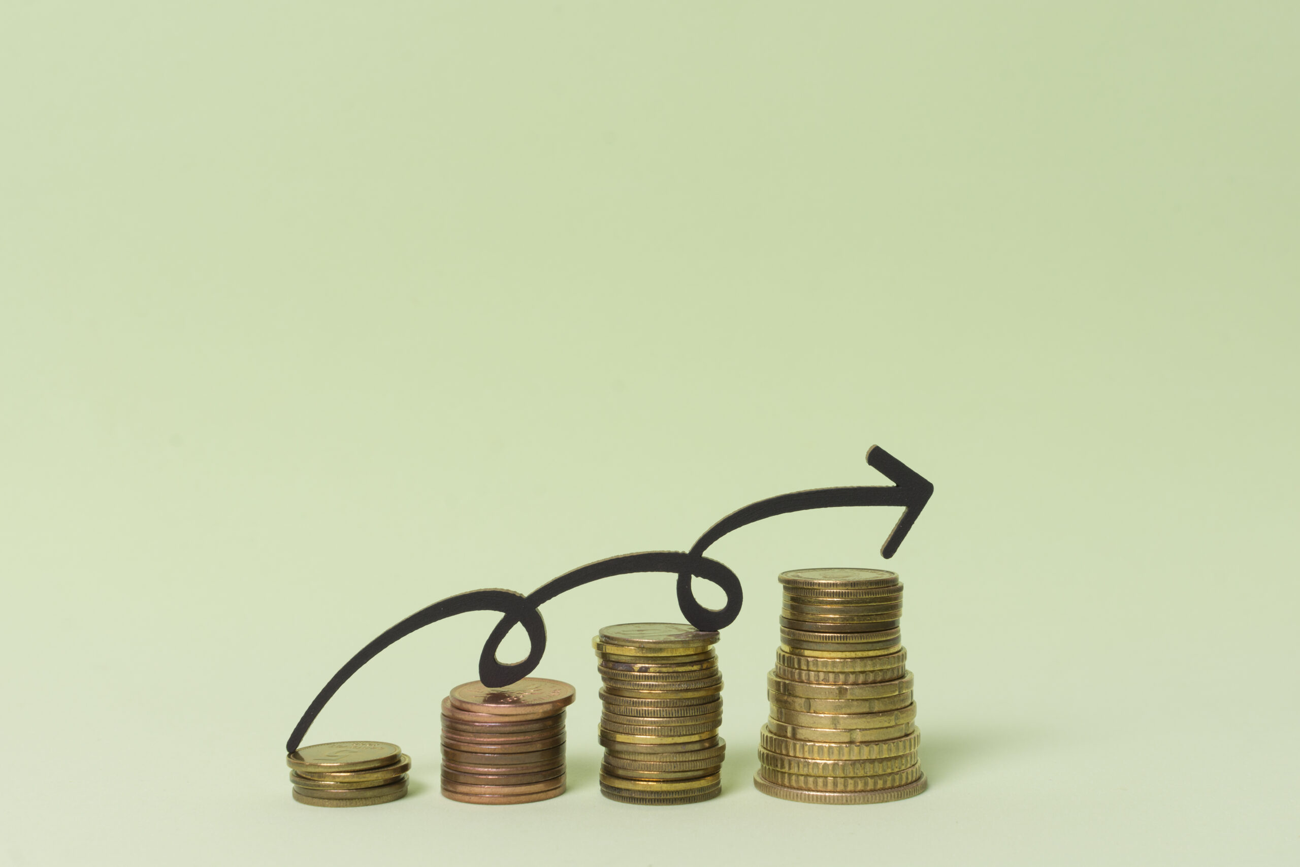 piles-coin-money-with-arrow